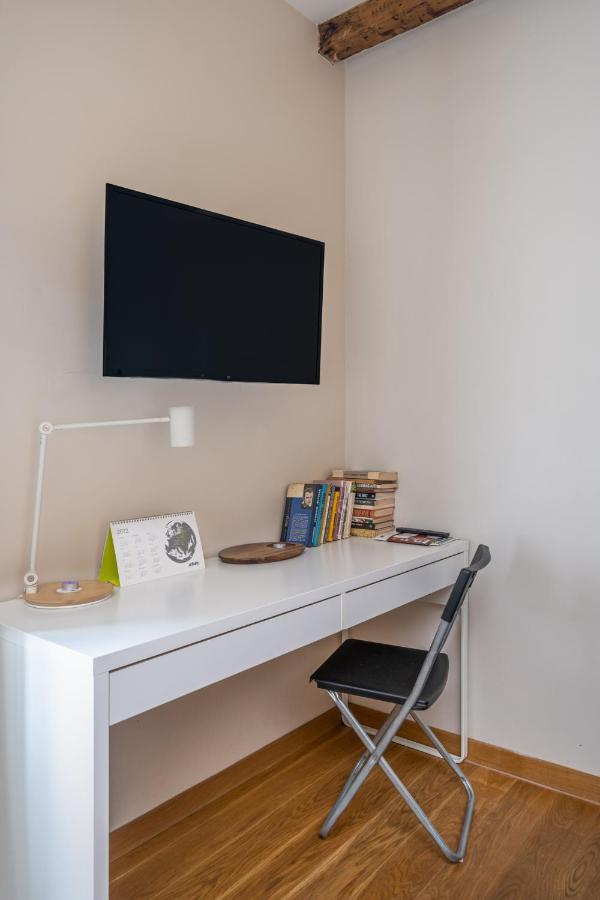 Trendy Top-Floor Stay In Heart Of Riga, Near Bars & Culture ภายนอก รูปภาพ
