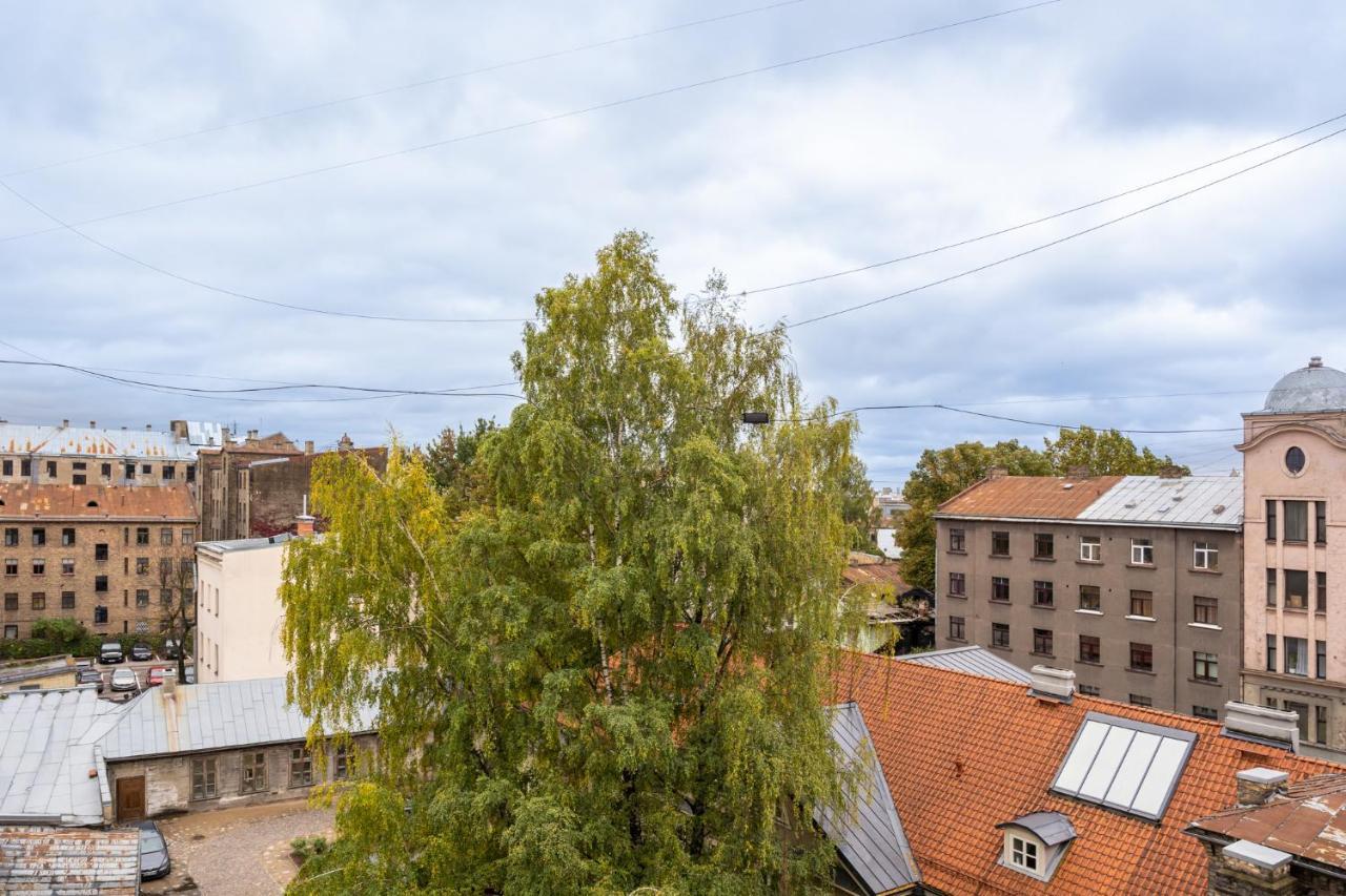 Trendy Top-Floor Stay In Heart Of Riga, Near Bars & Culture ภายนอก รูปภาพ