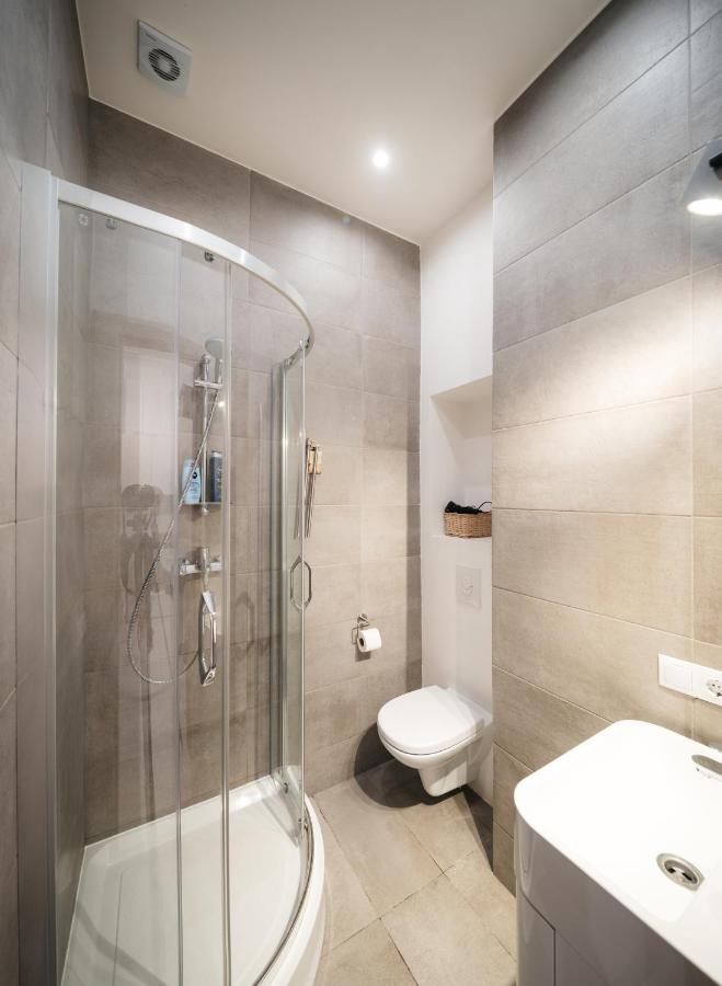 Trendy Top-Floor Stay In Heart Of Riga, Near Bars & Culture ภายนอก รูปภาพ